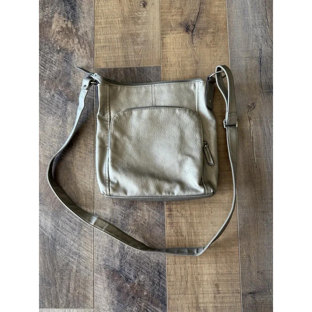 Relic Metallic Silver Crossbody Purse With Adjustable Strap